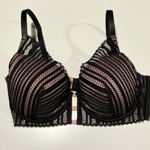 Victoria's Secret 38DD Black and Pink Lace Lined Plunge Underwire Bra